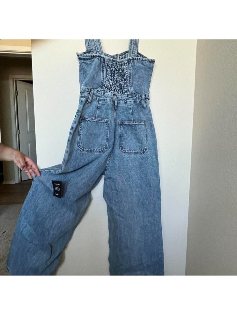 Light blue denim overalls with adjustable straps and pockets - Picture 5 of 6